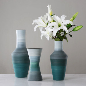 彩色渐变陶瓷花瓶