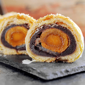 三食而粒吴酥生墨茉点心蛋黄酥紫薯奶酥红豆酥皮混合莲蓉夹心糕点