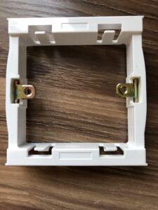 罗格朗线槽上用的 支架86型插座支架   安装在105*50线槽支架