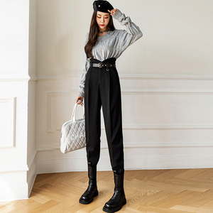 工装裤马丁靴搭配女