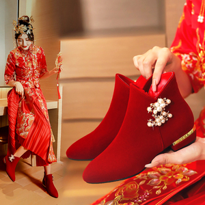 加绒冬季婚鞋女2024新款酒红色结婚秀禾低跟孕妇平底大码新娘红鞋