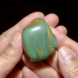 老石头和田玉收藏级沙枣青籽料原石直闪石猫眼青玉籽玉吊坠42.8克