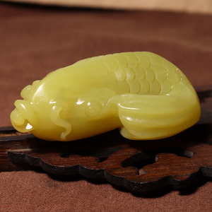 方言精品特惠辽宁岫玉鸡油黄玉手工巧雕年年有鱼细腻手把件摆件t