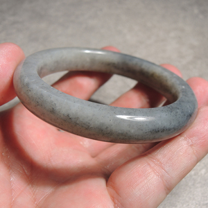 方言精品和田玉特惠新疆意境点墨青花籽料内径58mm精美女士手镯h