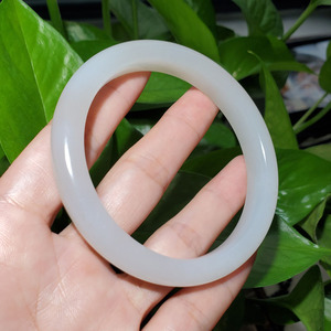 方言和田玉精品珍藏青海老坑料无结构白玉带糖内径58mm圆条手镯o