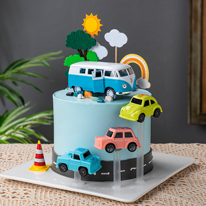 回力巴士汽车玩具蛋糕装饰摆件儿童生日派对大巴彩虹交通路标插件