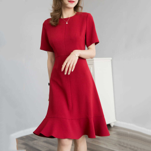 高级感红色连衣裙夏季2024新款胖m短袖显瘦鱼尾裙遮肉中长款A字裙