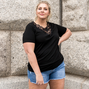 2022夏季新款肥婆大码t恤女 欧美蕾丝v领套头黑色休闲套头衫上衣