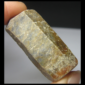 矿物矿石矿标cd1230dc*蓝刚玉*蓝宝石原石(3.7cm,38g)