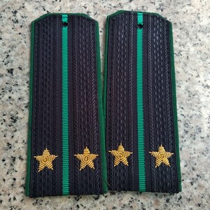 俄罗斯克格勃边防军中尉刺绣金属星肩章