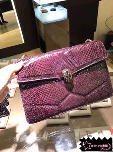 bvlgari/宝格丽 限量版女士蟒蛇皮 翻盖蛇头斜挎包 745601