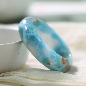 保真天然海纹石手镯女非常少见的一款价值很高的手镯又叫拉利玛镯