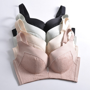 无钢圈文胸薄c杯大胸穿聚拢上托无痕调整型收副乳大码胸罩内衣女