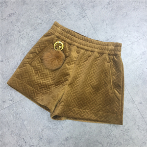 2018冬季新款柯芮凡迪72883休闲百搭毛球松紧腰丝绒短裤靴裤女裤