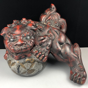 日本产古九谷烧赤狮子置物日式彩绘陶瓷收藏摆件绣球狛犬和风陈设