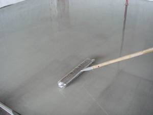 自流平水泥地坪地面找平处理顺平 用于地板地毯橡胶地板铺贴前