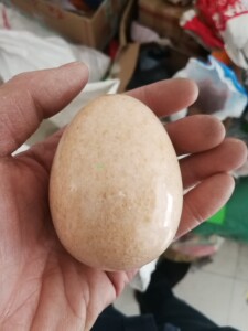 鸡蛋天然汉白玉风水摆件鹅卵石手把件大鹅蛋好看石头蛋椭圆形奇石