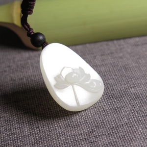 结缘欣赏 荷花 玉雕大师顾红出品 新疆和田玉籽料 恋石斋