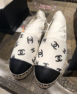 现货 chanel香奈儿22新款 白色羊皮拼接黑白双c logo渔夫鞋农夫鞋