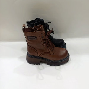 2022年艾西女鞋冬季新款圆头厚底系带马丁靴百搭洋气加绒舒服防滑