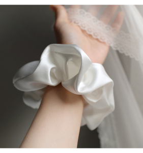 满28包邮100%真丝发圈桑蚕丝珠光白色气质发饰发圈30姆米大肠发圈