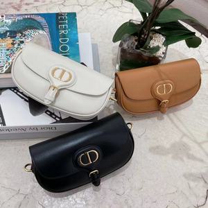 dior马鞍包白色