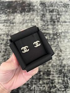 【国内现货】Chanel香奈儿 经典珍珠小号双C logo耳钉
