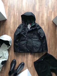 moncler蒙口17冬季男装新款 黑白两色软壳防水防风大舌头连帽羽绒