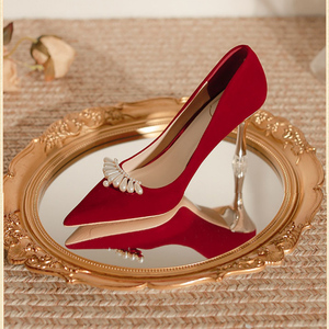 珍珠皇冠婚鞋！中式红色新娘秀禾鞋法式小众气质细跟高跟订婚敬酒