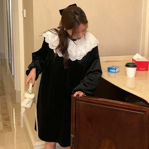 丝绒连衣裙女秋冬2022年韩国chic赫本风甜美灯笼袖宽松黑色娃娃裙