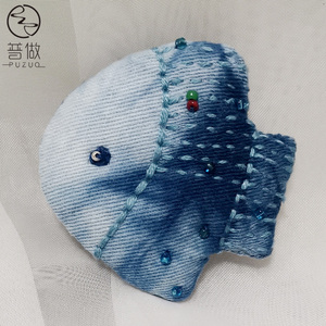 原创手工扎染布艺小鱼胸针文艺青年饰品礼物百搭胸花蓝染包包徽章