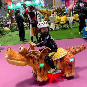 2022创业商机广场恐龙电瓶车儿童电动碰碰车可骑行恐龙滑滑车游乐