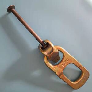 鸭嘴扣吊具现货吊环镀锌吊环吊钩鸭嘴头吊钉波胶吊钉