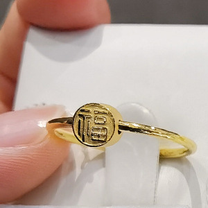 黄金戒指周大福情侣款正品