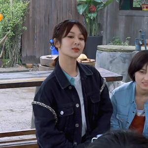 向往的生活杨紫同款衣服女水钻翻领长袖夹克短款开衫牛仔外套2021