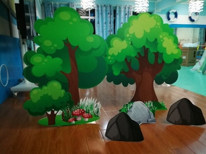 pvc板异形舞台道具模型大树幼儿园舞台剧表演道具绿色植物石头树