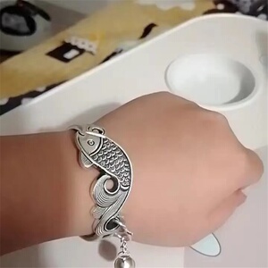 新品银999925手镯女复古民族风开手简约铃铛子非w制口工定鱼银镯