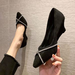 2022年新款百搭性感时尚气质水钻黑色法式小尖头高跟鞋女坡跟单鞋
