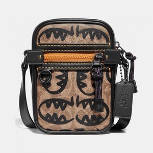 上海现货coach蔻驰广煜联名男女同款小怪兽涂鸦印花dylan10斜挎包