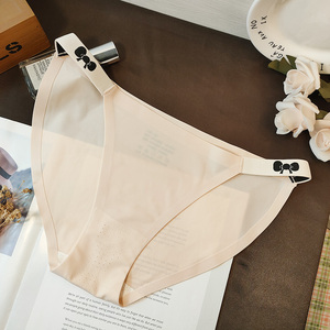 舒适丝滑无痕冰丝可爱腰带高开叉透气桑蚕丝内档裸感三角内裤女