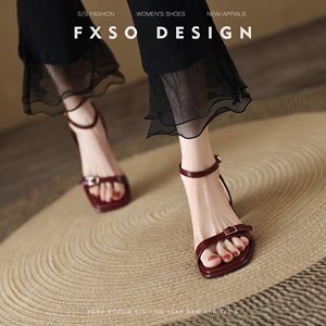 FXSO方巷2024新款红色凉鞋女夏季法式中粗跟一字带高跟外穿女款