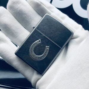 老叶zippo 原装正品 2013年灰光漆浮雕冲压幸运马蹄铁 28498