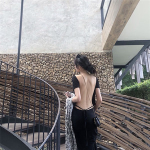 背影杀手网红同款网红性感大露背黑色连衣裙冷淡风海边度假长裙