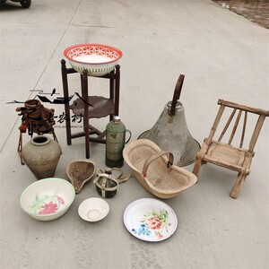 怀旧民俗老物件农村大喇叭老式盆架搪瓷盆盐坛子复古80年代摆设