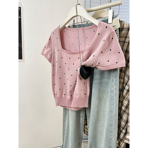 设计感波点方领短袖针织衫女夏季2024新款洋气修身短款粉色小上衣