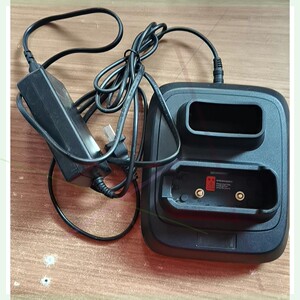 华为鼎桥ep820原装充电器座 ,成色不错,实物拍摄的,所见