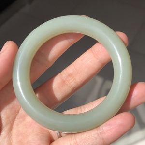 新疆和田玉籽玉手镯 籽料青玉细腻油润圆条细料脂粉足女士玉镯子