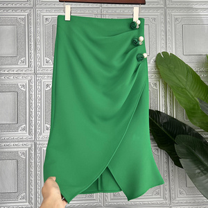 墨绿半身裙