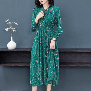 春秋雪纺碎花裙连衣裙女长袖2022新款秋冬大码长款修身显瘦打底裙