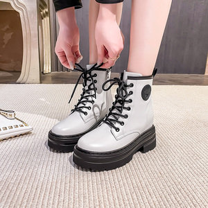 马丁靴女2024年秋冬新款白色小个子内增高8cm厚底机车靴休闲短靴